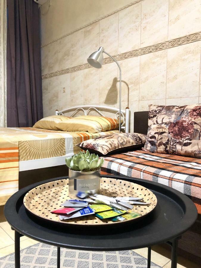 Modern Aparthotel Near Metro Pecherska Kiev Exterior photo